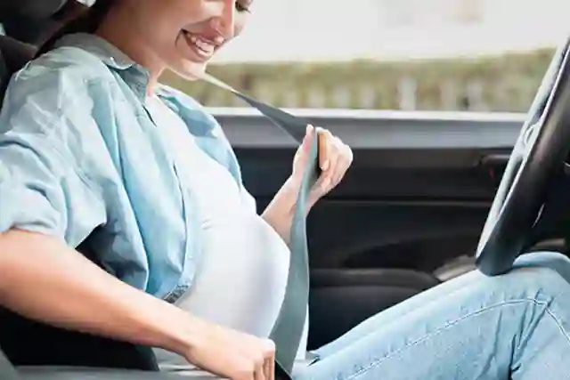 Phụ Nữ Có Nên Lái Xe Khi Đang Mang Thai? 7 Điều Cần Lưu Ý