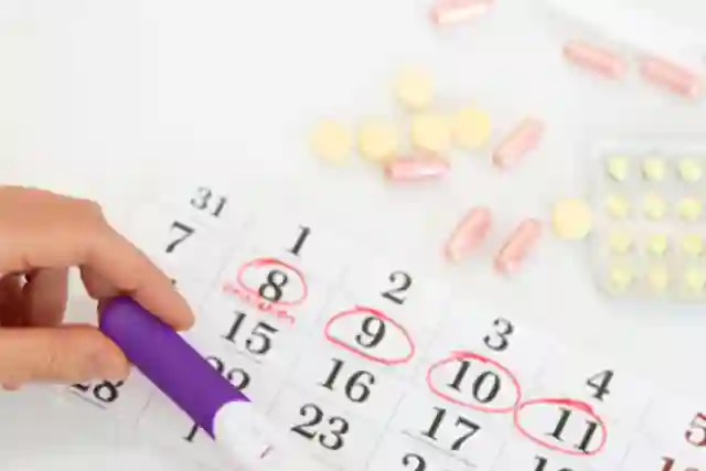 क्या हर दिन गर्भनिरोधक गोलियाँ लेना ठीक है? 4 लाभ