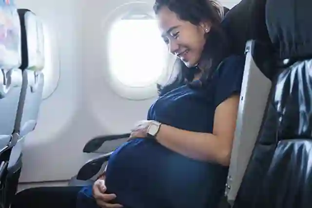 Bolehkah Ibu Hamil Terbang? 6 Hal yang Perlu Diketahui Bolehkah Ibu Hamil Terbang? 6 Hal yang Perlu Diketahui